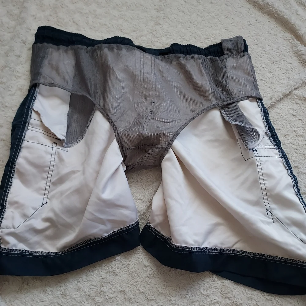 Mossimo Men's White Navy Blue Swim Trunks XL Resort Beach Vacation Beach Pool